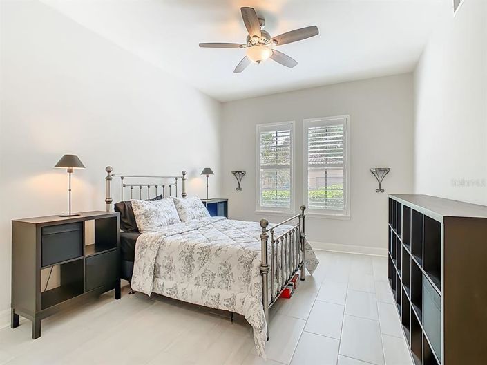 Image No.17-1 Bed Property for sale