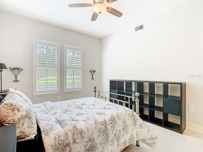 Image No.18-1 Bed Property for sale