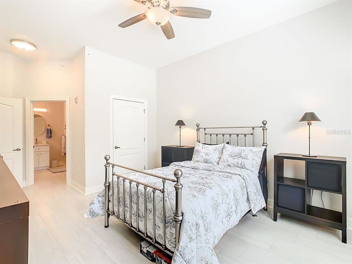 Image No.19-1 Bed Property for sale