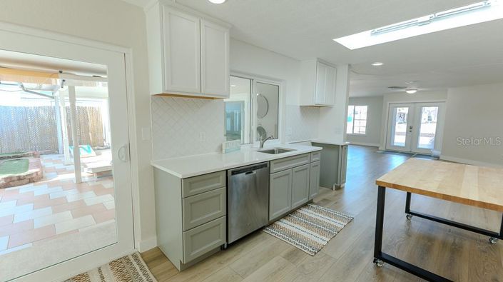 Image No.17-4 Bed Property for sale