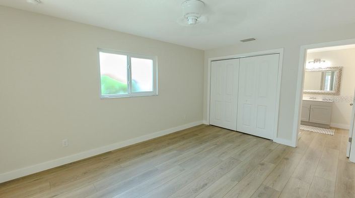 Image No.23-4 Bed Property for sale