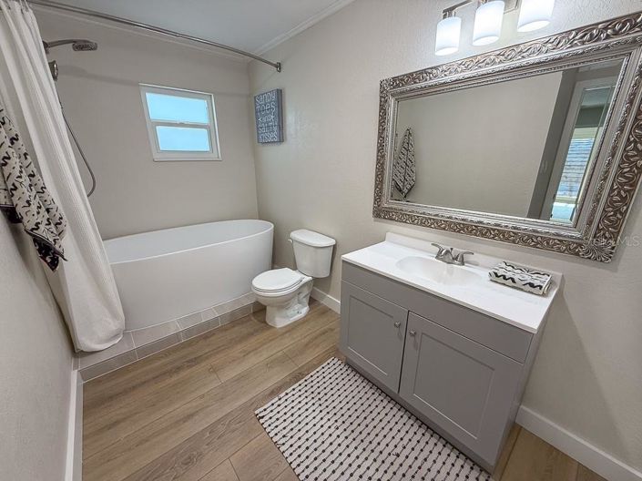 Image No.28-4 Bed Property for sale