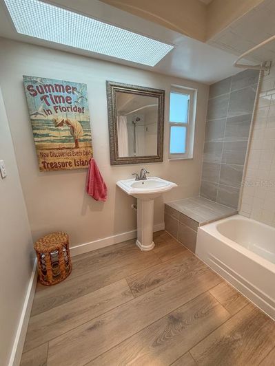 Image No.38-4 Bed Property for sale