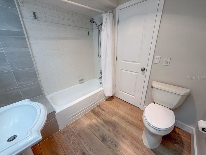 Image No.39-4 Bed Property for sale