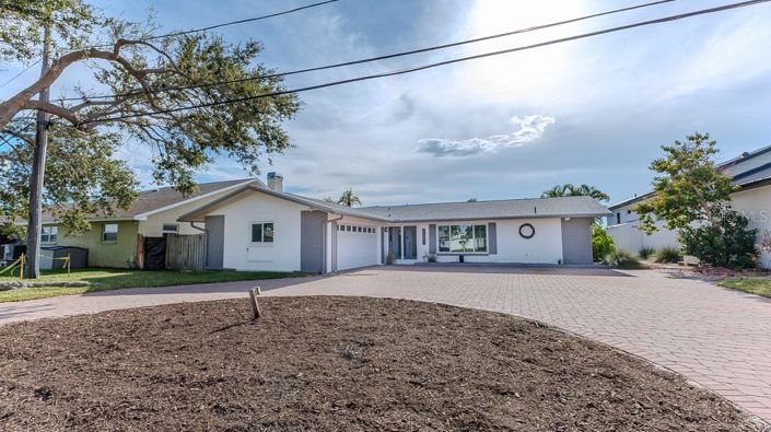 Image No.69-4 Bed Property for sale