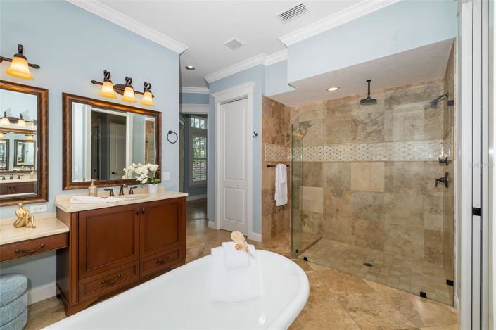 Image No.42-4 Bed Property for sale