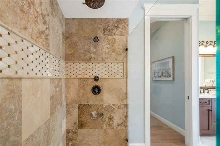 Image No.43-4 Bed Property for sale