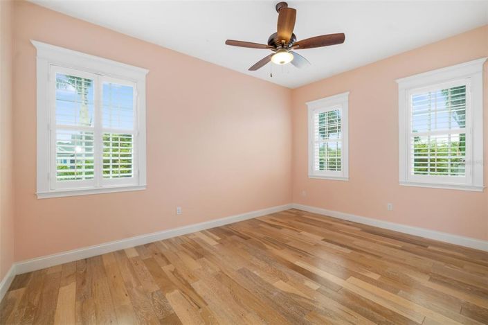 Image No.52-4 Bed Property for sale