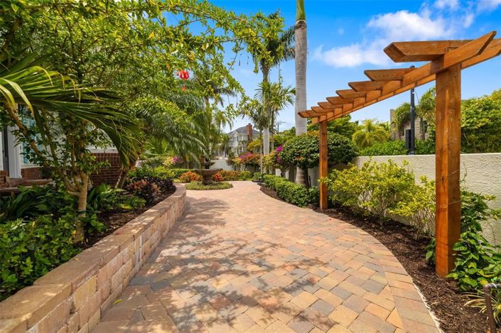 Image No.65-4 Bed Property for sale