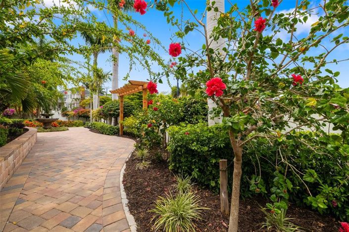 Image No.69-4 Bed Property for sale