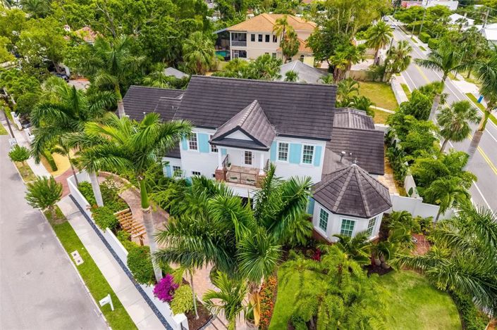 Image No.71-4 Bed Property for sale