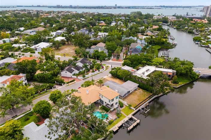 Image No.74-4 Bed Property for sale