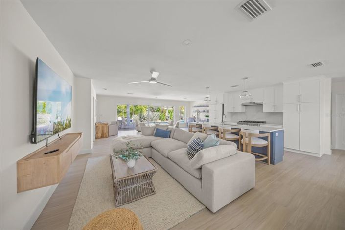 Image No.11-3 Bed Property for sale