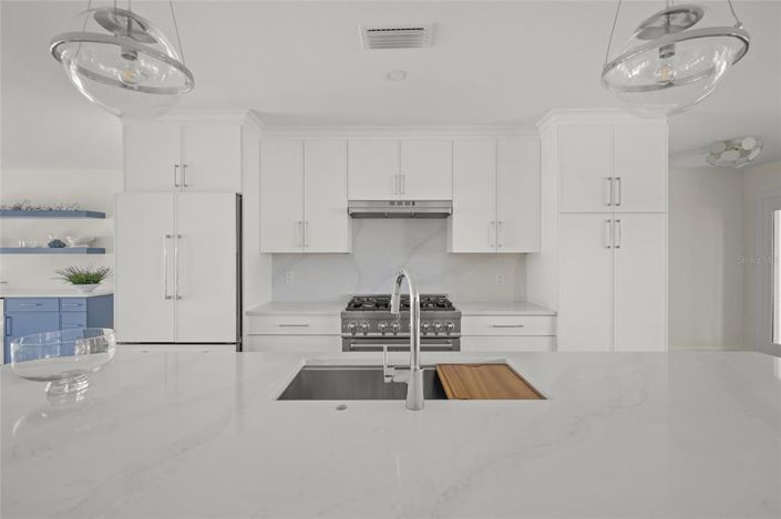 Image No.8-3 Bed Property for sale