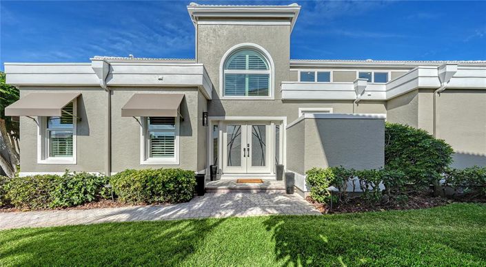 Image No.4-4 Bed Property for sale