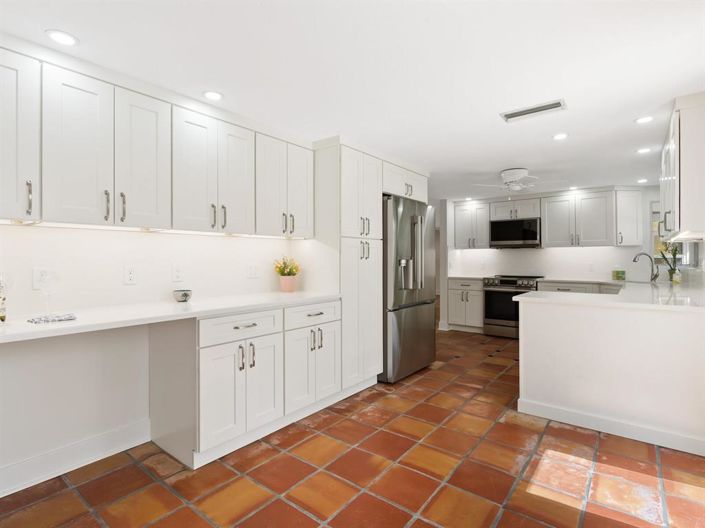 Image No.25-3 Bed Property for sale