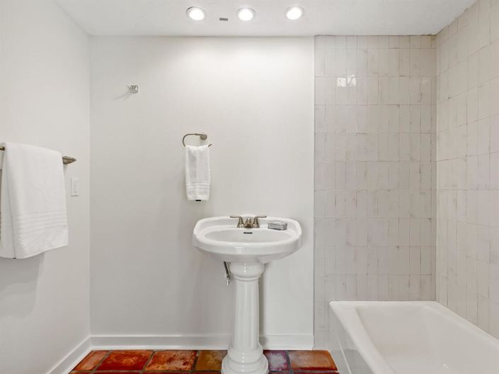 Image No.33-3 Bed Property for sale