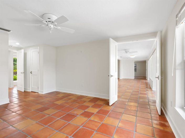 Image No.36-3 Bed Property for sale