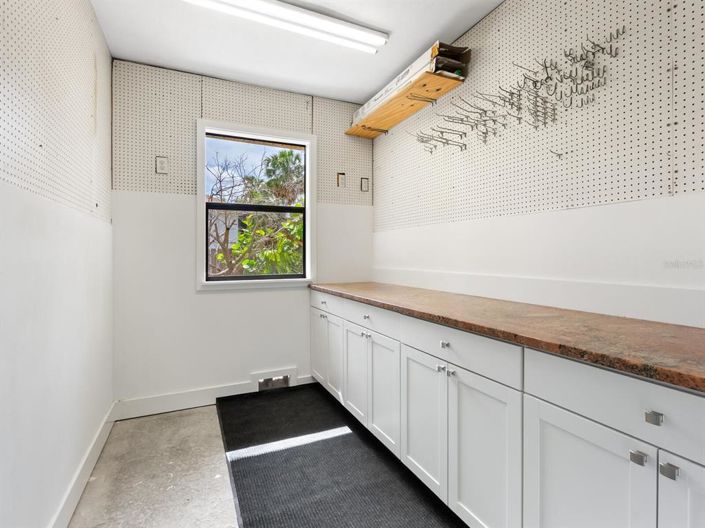 Image No.60-3 Bed Property for sale