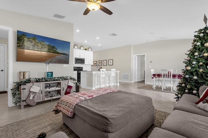 Image No.15-3 Bed Property for sale