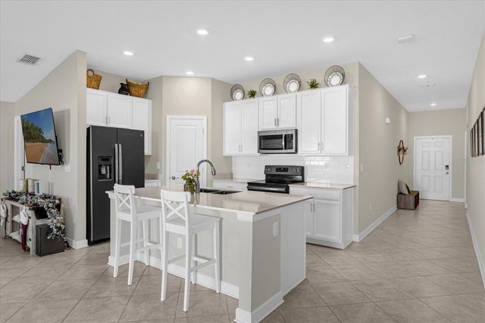 Image No.3-3 Bed Property for sale