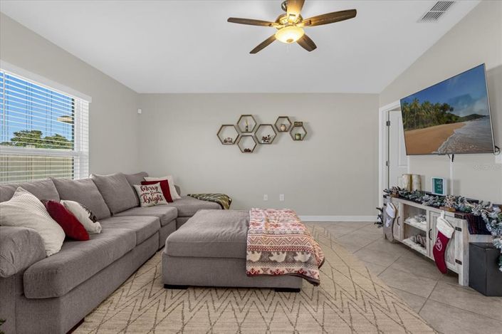 Image No.9-3 Bed Property for sale