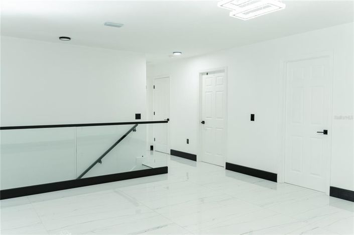 Image No.20-5 Bed Property for sale