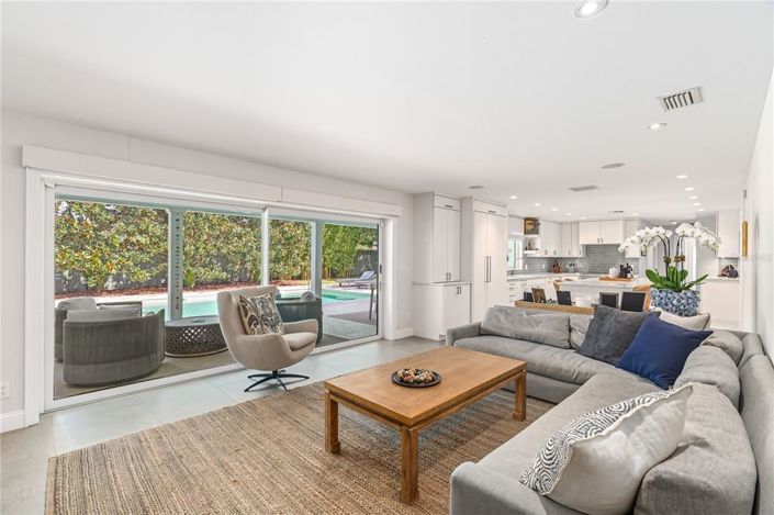 Image No.14-4 Bed Property for sale