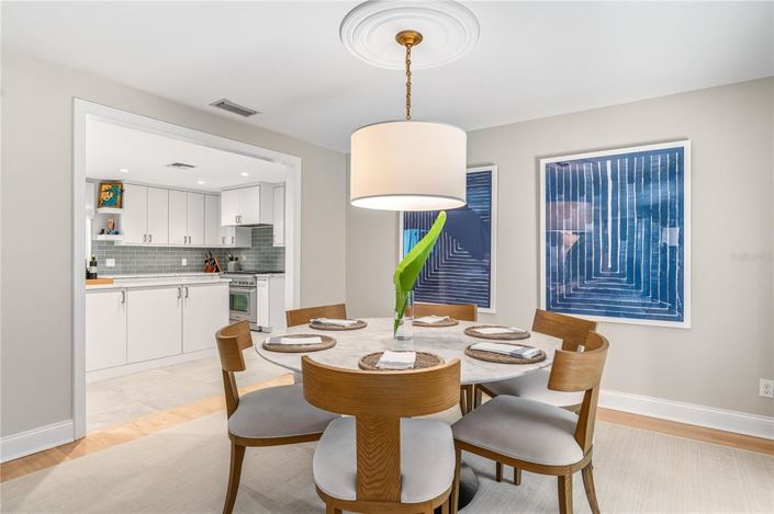 Image No.7-4 Bed Property for sale