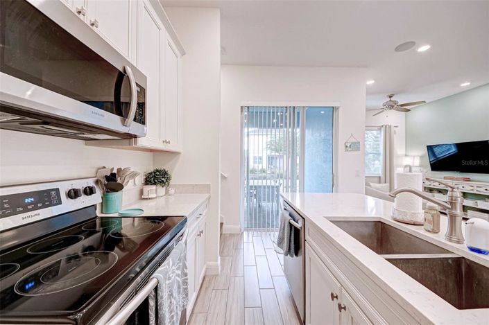 Image No.11-5 Bed Property for sale