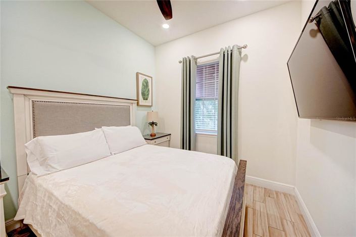 Image No.28-5 Bed Property for sale