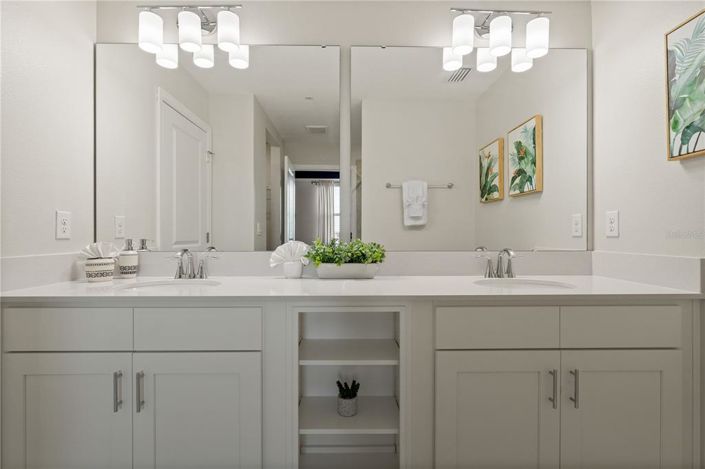 Image No.11-3 Bed Property for sale