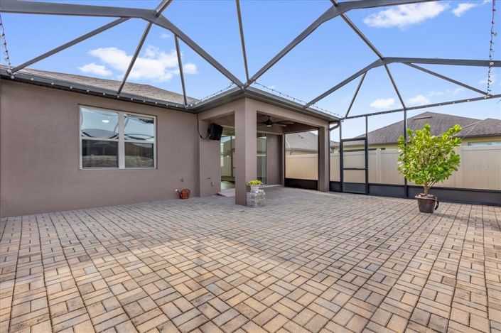 Image No.12-2 Bed Property for sale