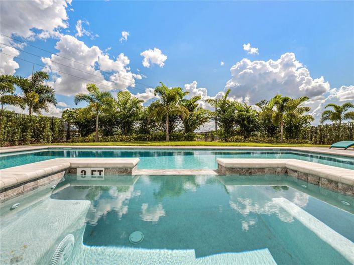 Image No.34-11 Bed Property for sale