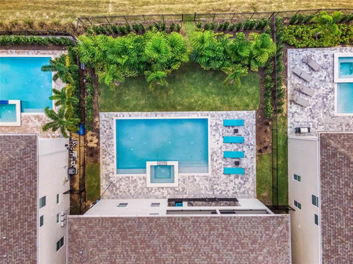 Image No.73-11 Bed Property for sale