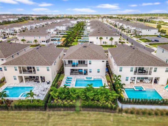 Image No.76-11 Bed Property for sale