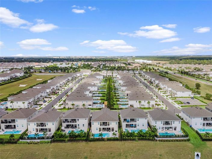 Image No.78-11 Bed Property for sale