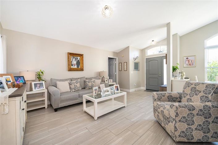 Image No.10-3 Bed Property for sale