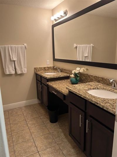 Image No.24-3 Bed Townhouse for sale