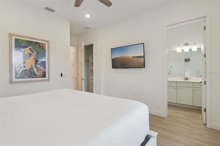 Image No.22-3 Bed Property for sale