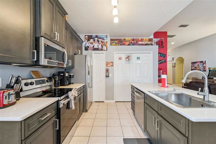 Image No.6-4 Bed Property for sale