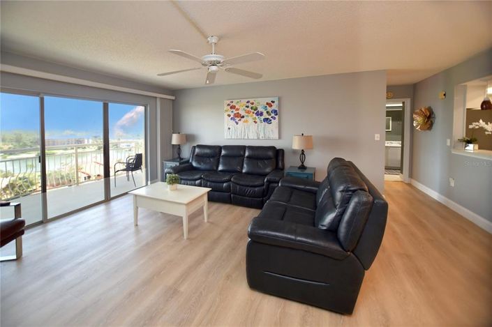 Image No.10-2 Bed Property for sale