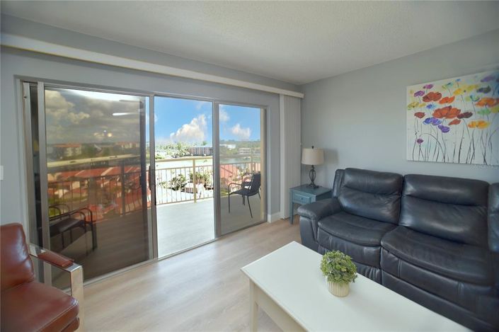 Image No.11-2 Bed Property for sale