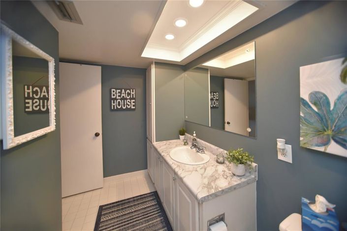 Image No.12-2 Bed Property for sale