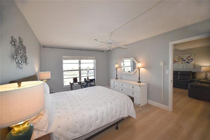 Image No.19-2 Bed Property for sale