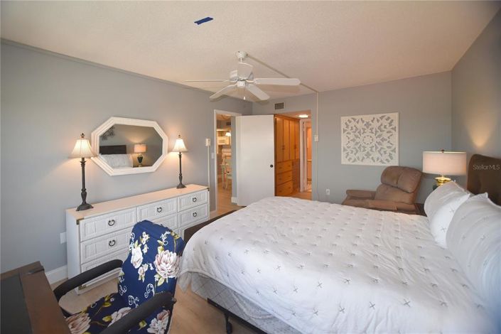 Image No.20-2 Bed Property for sale