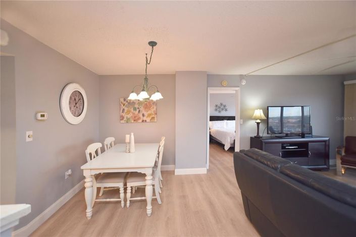 Image No.4-2 Bed Property for sale