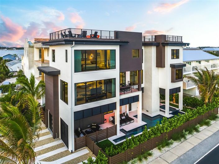 Image No.1-6 Bed Property for sale
