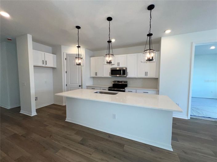 Image No.11-4 Bed Property for sale