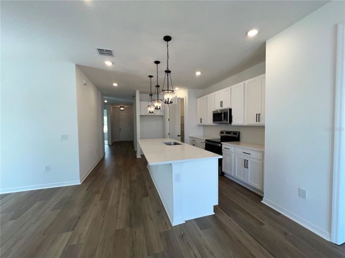 Image No.12-4 Bed Property for sale